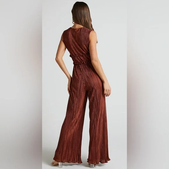 Showpo Armida Plisse Jumpsuit - Picture 4 of 5